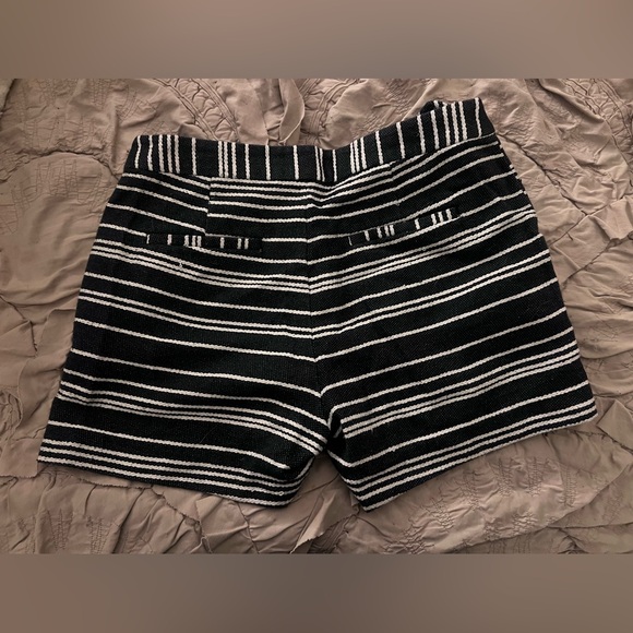 Banana Republic Navy and White Striped Shorts with Side Buttons and Pockets - Picture 4 of 7